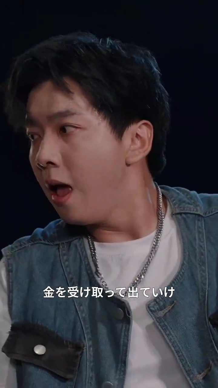 折れた手、断ち切った絆写真