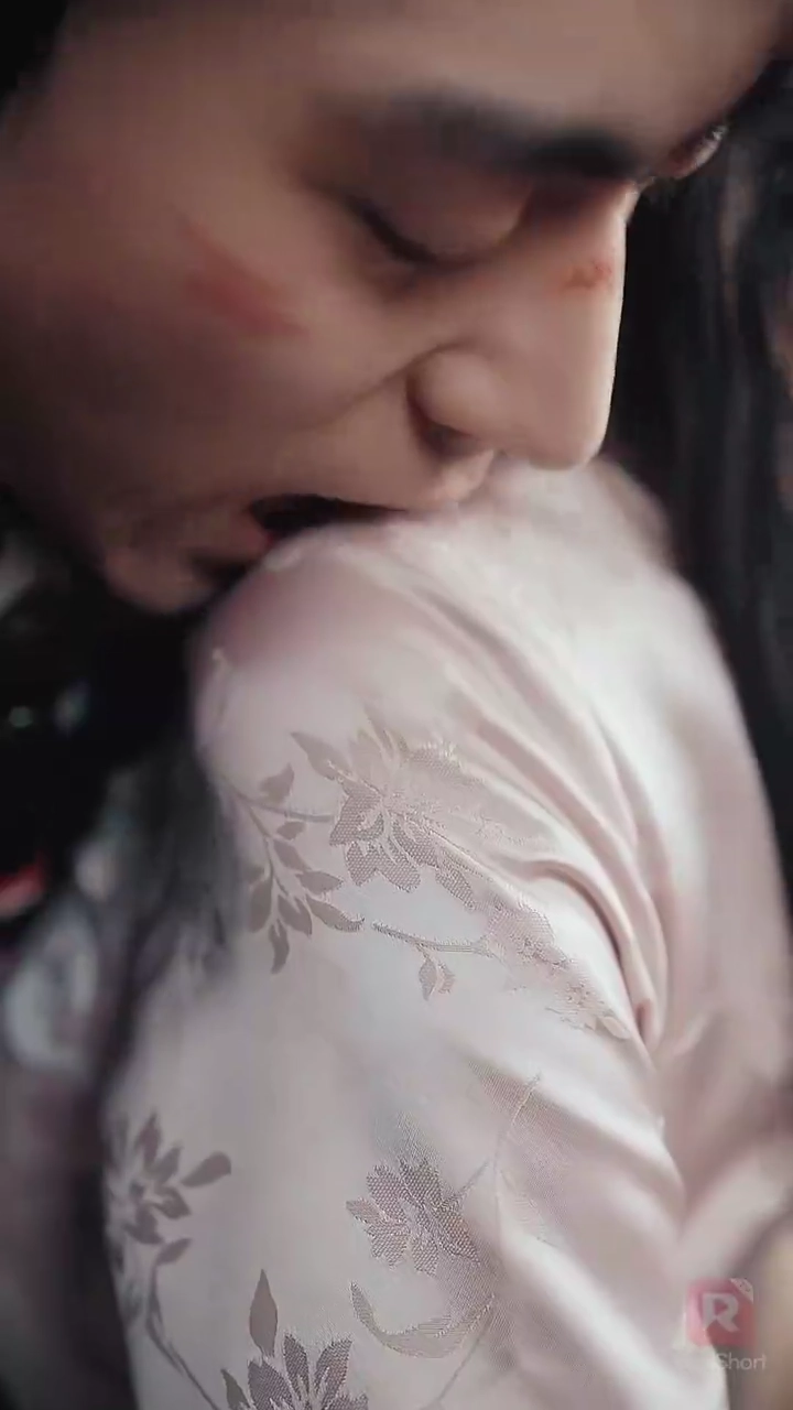 十年待ち続けた男が、私の復讐を撃ち抜く写真