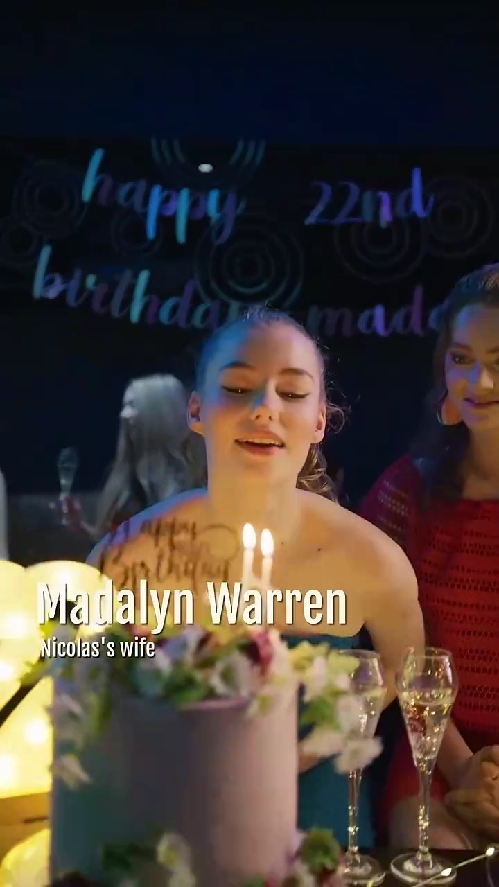 Le meilleur ami de papa fait de moi sa femme milliardairePhoto