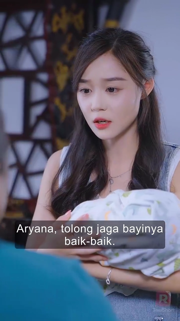 Memalsukan Kematian, Membesarkan Triofoto