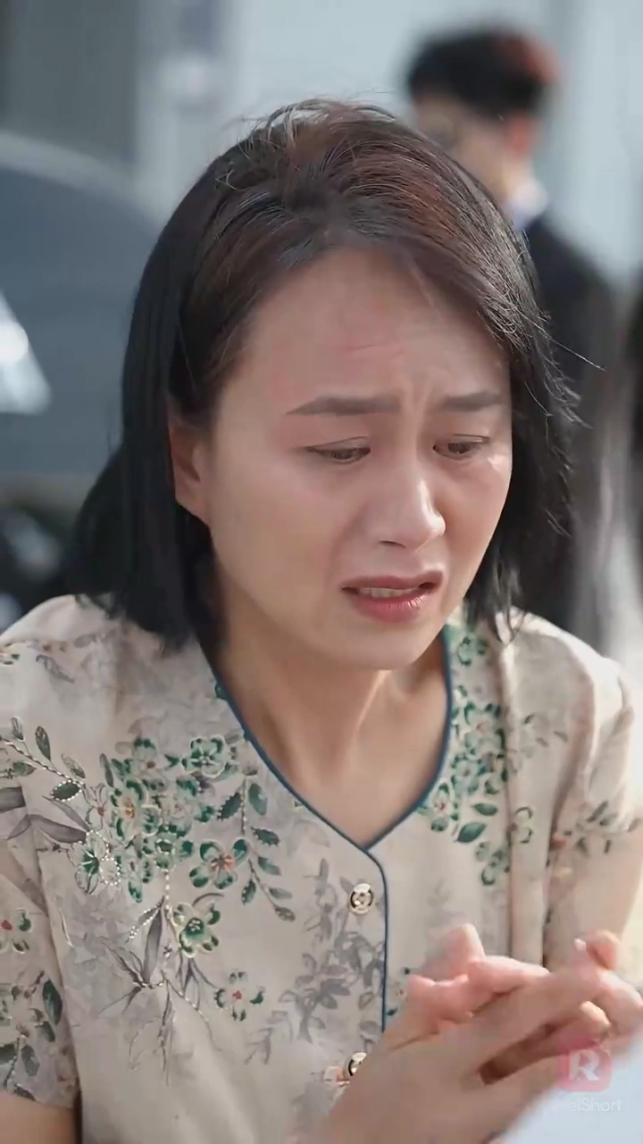 Amarah yang Meluap: Adikmu Bangkitfoto