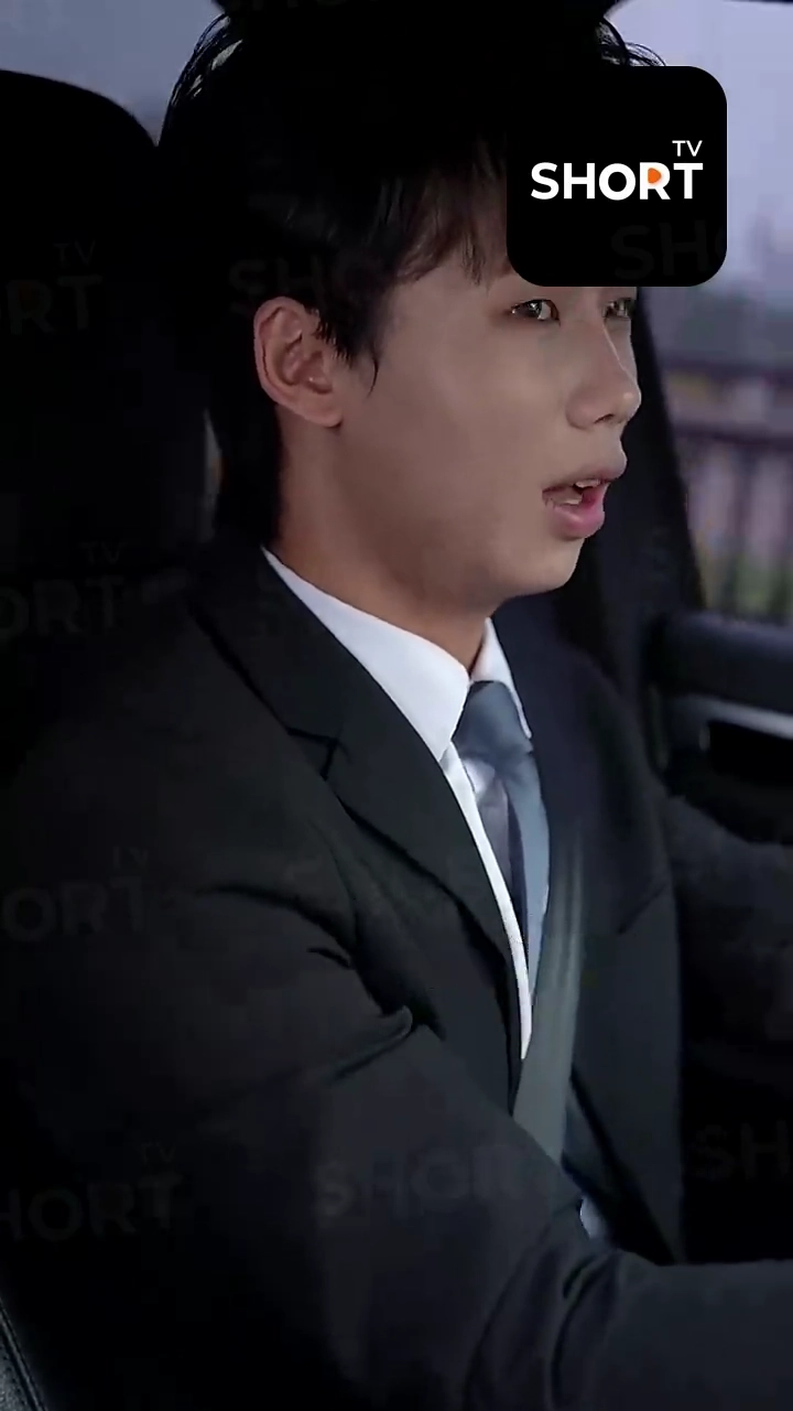 Setelah Menikah Kilat, menjadi Kesayangan Orang Kaya Tersembunyifoto