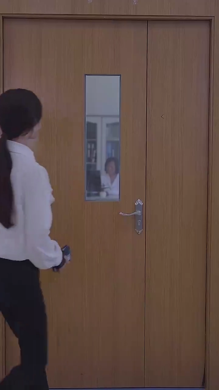 [Dijuluki] Kontrak Cinta yang Mendebarkanfoto