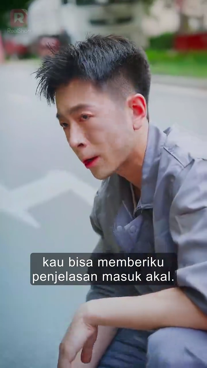 Istriku yang Pandai Menyamarfoto