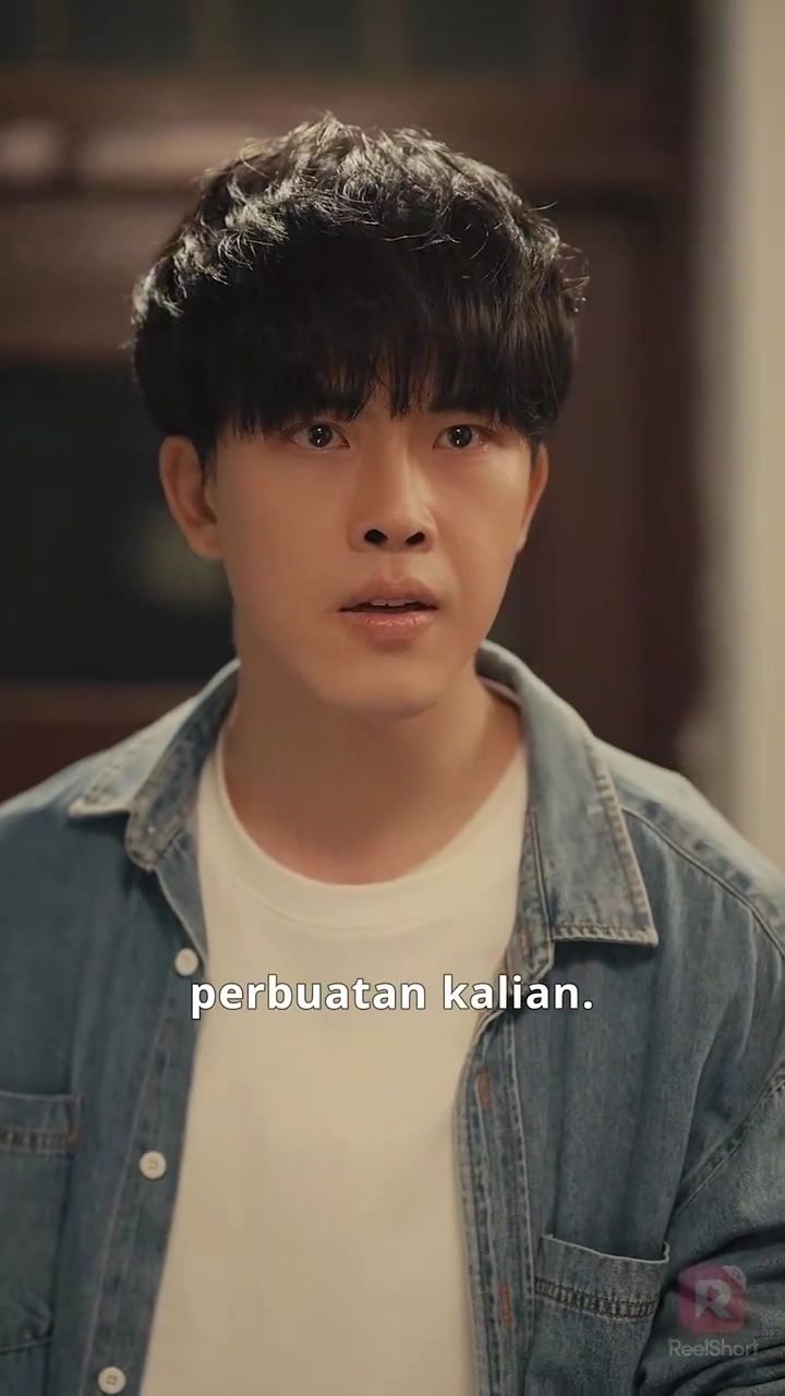 Lahir Kembali: Merobek Topengnyafoto