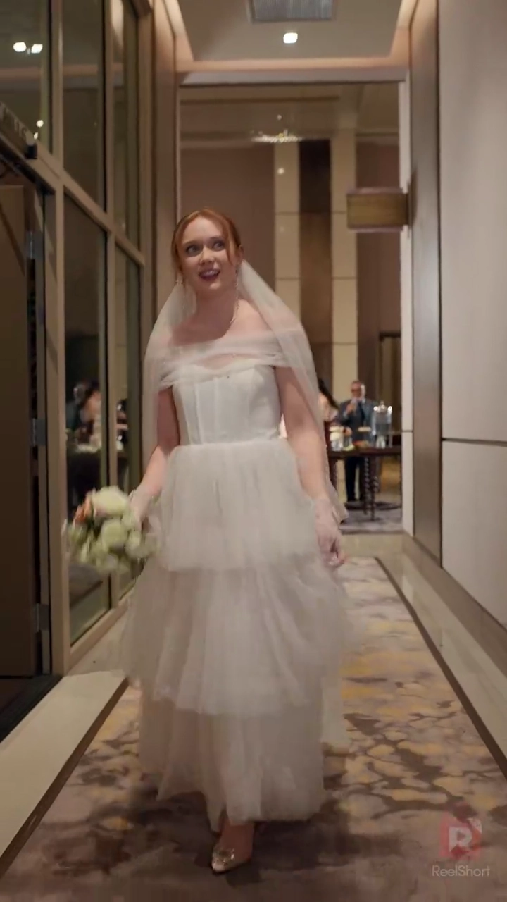 Aku Jatuh Cinta Padanya Lagifoto