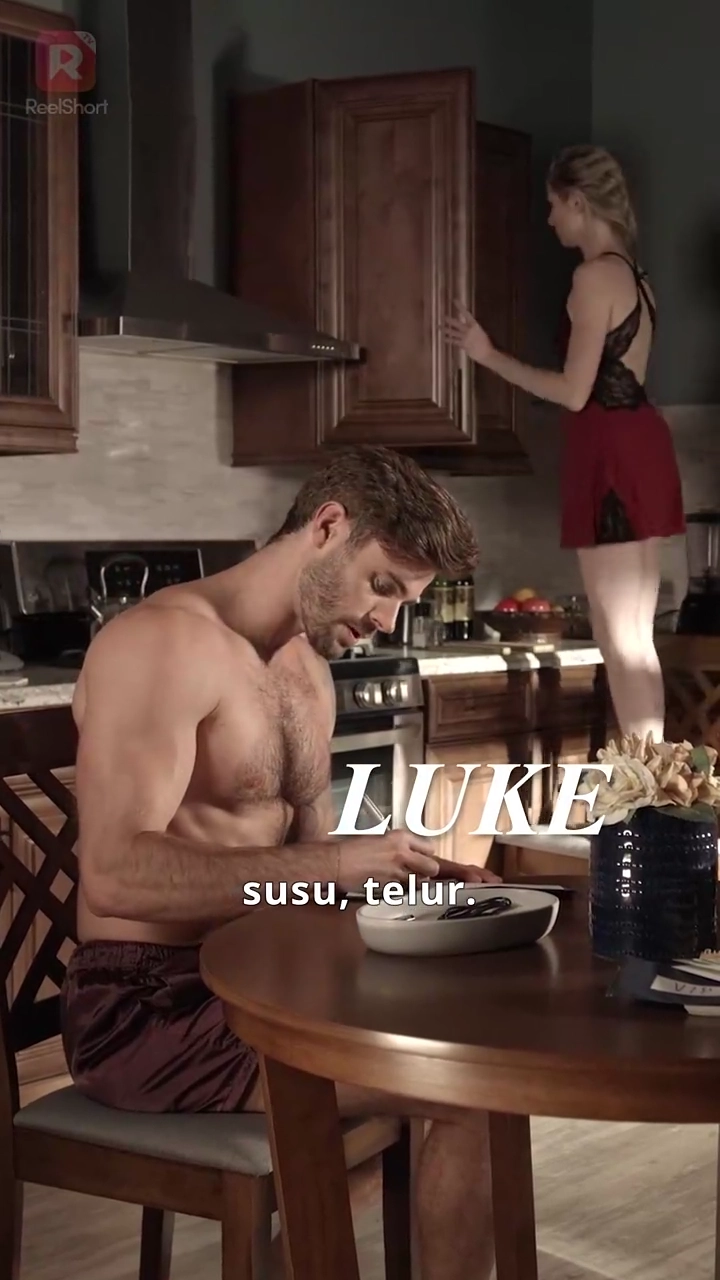 Terpenjara di Pelukan Mantanfoto