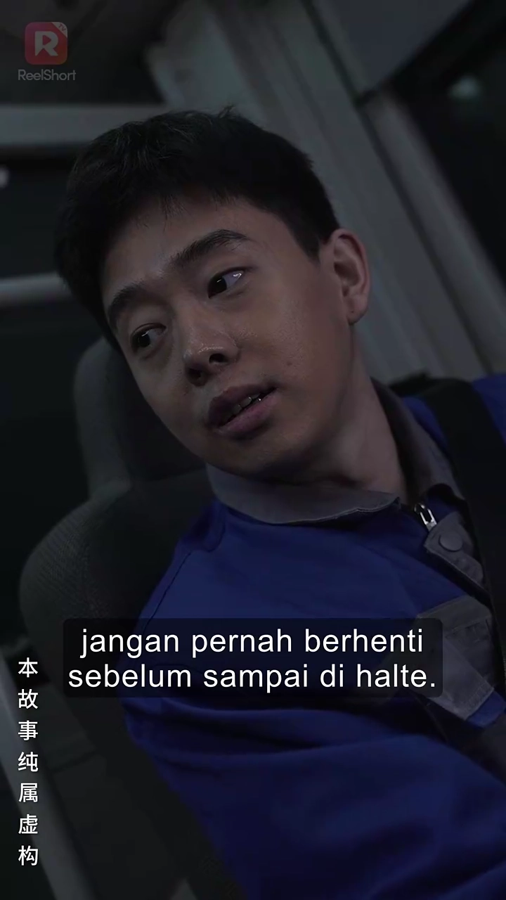 Bus Terakhir Pukul Dini Harifoto