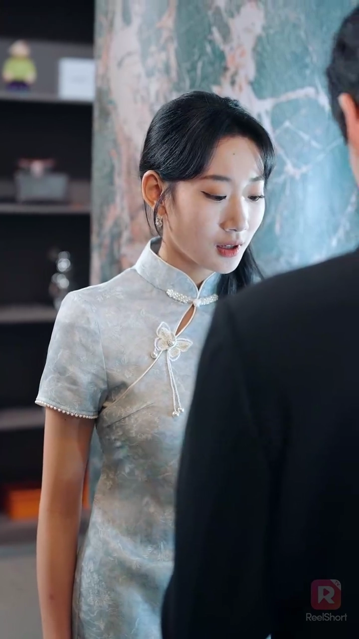 Dimanjakan oleh Suami Gaibkufoto