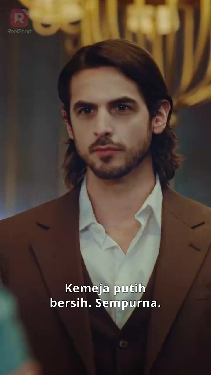 Dikejar Dua Cinta: Vampir dan Pemburufoto