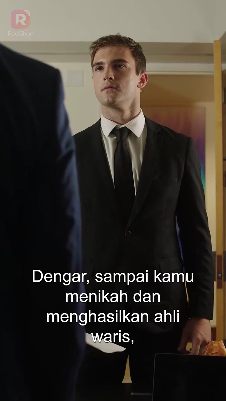 Istri Kontrak CEOfoto