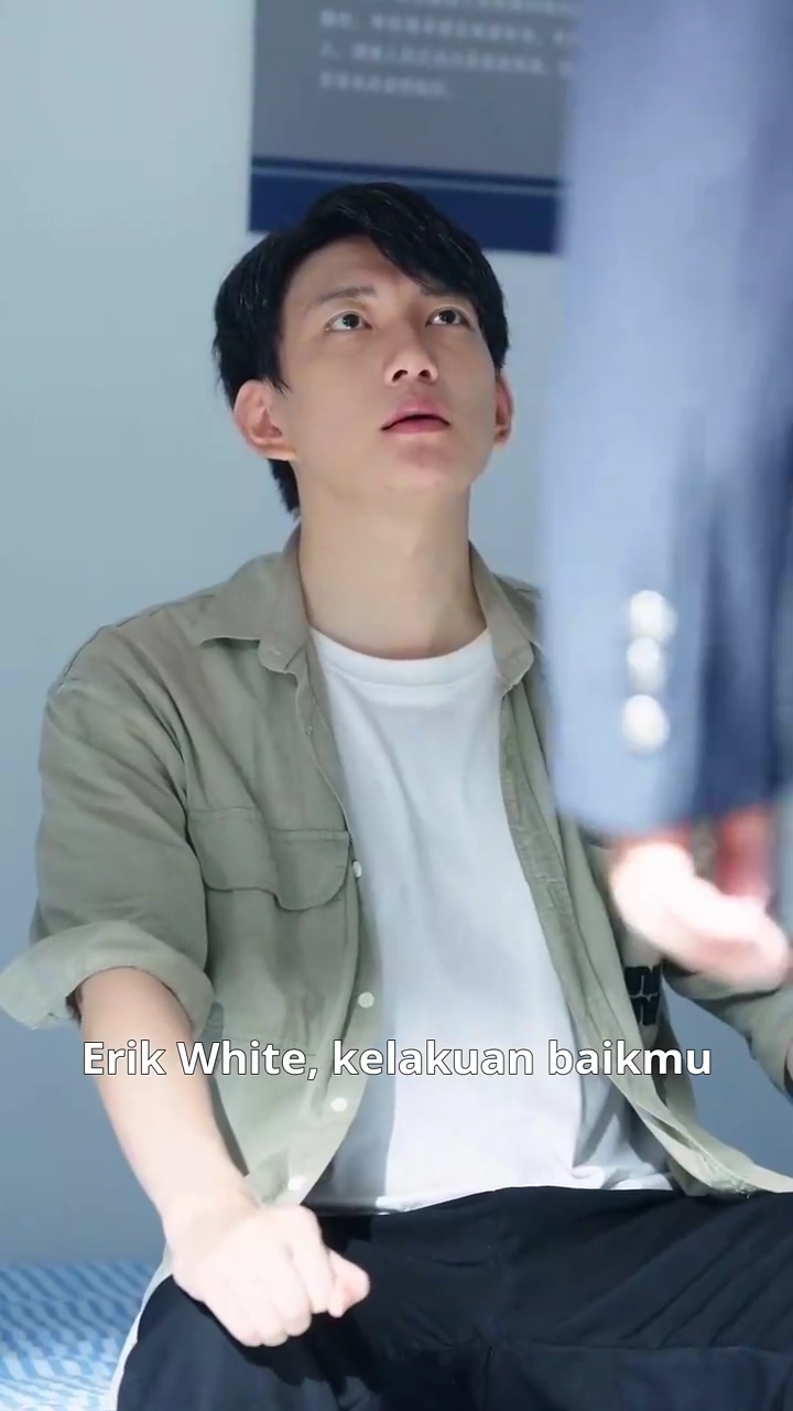 [Versi suara dubbing] Kembali ke Tahun 2010: Di Luar Penipuanfoto