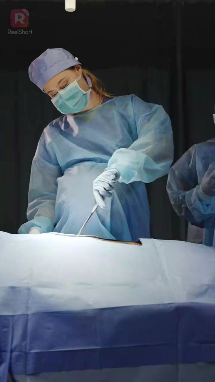 Istri yang Diceraikan Adalah Ahli Bedah Geniusfoto