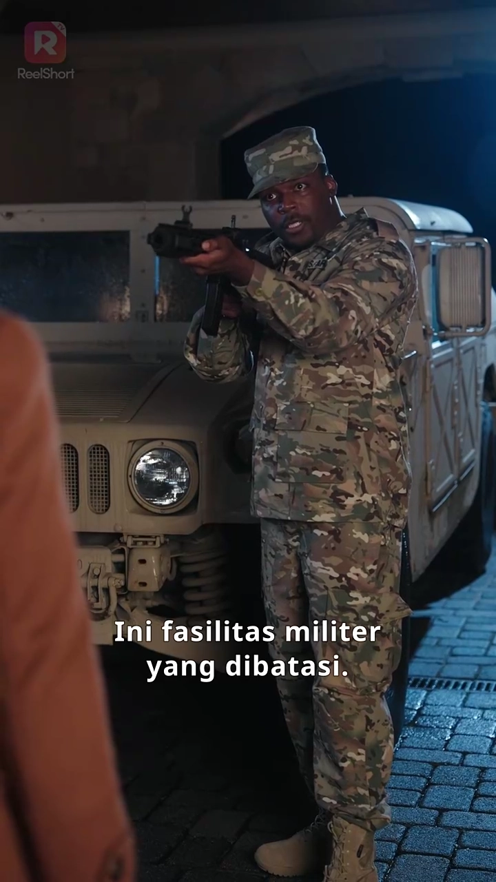 [Versi Dub] Uang, Senjata, dan Natal yang Tak Terlupakanfoto