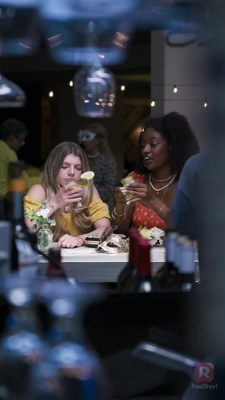 Hamil dan Menikah dengan Bintang Filmfoto