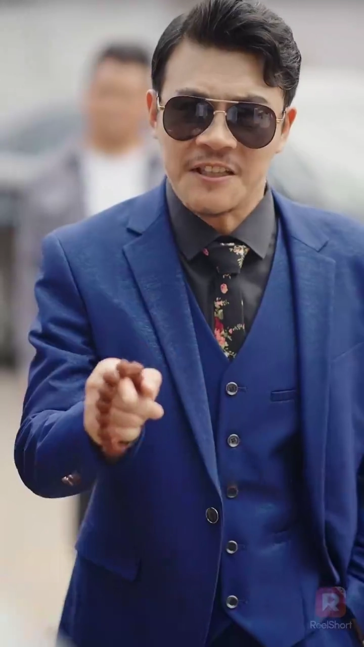 Tuan Muda Ketiga yang Terbuangfoto