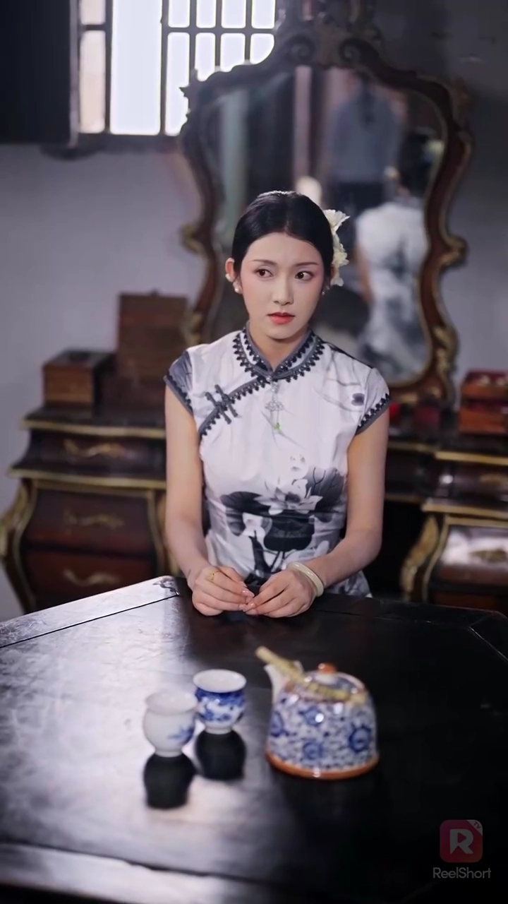 Saat Marsekal Jatuh Hati pada Tawanannyafoto