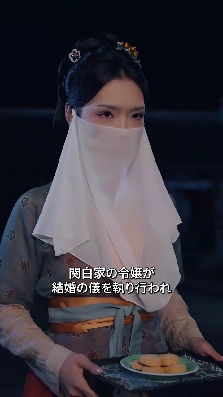 侍女の正体は復讐に燃える令嬢写真