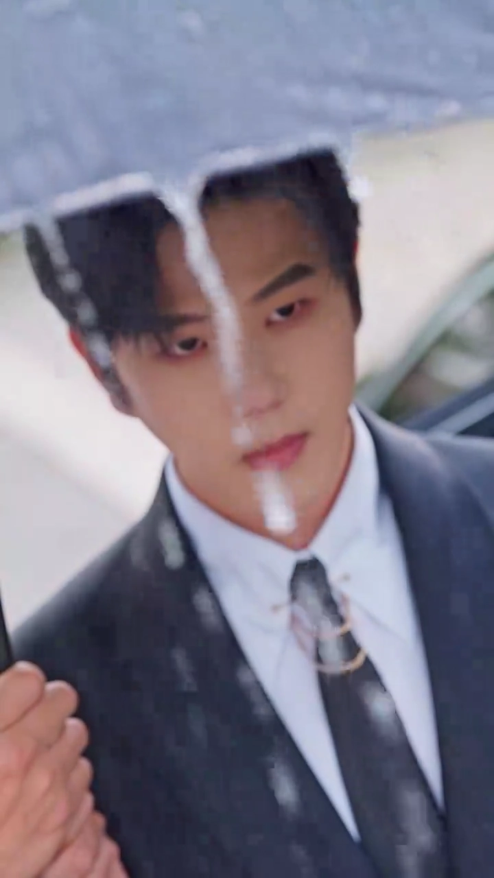 絡み合う愛と憎しみ写真