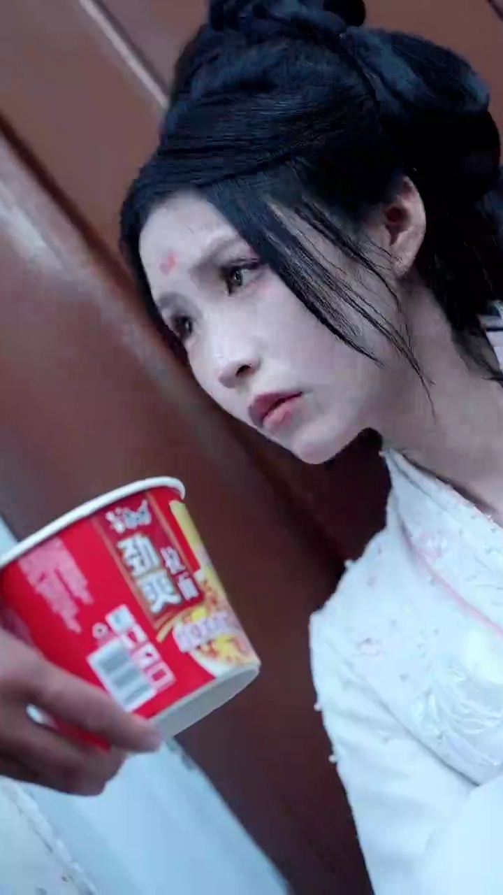 不死鳥の王女と運命の救世主写真