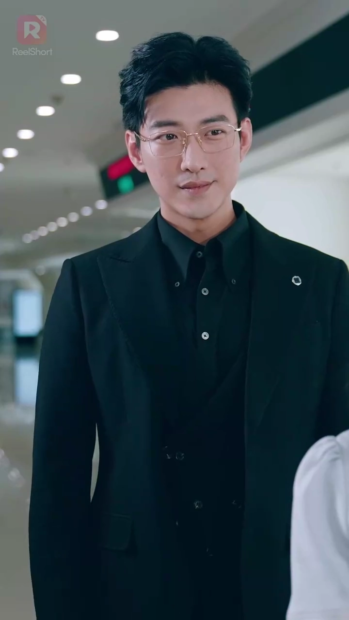 社長夫人のバイト物語写真