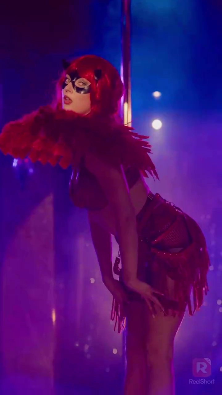 氷上のスターと仮面の彼女写真