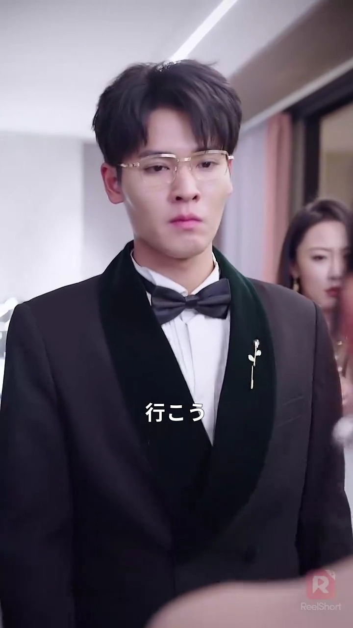 元夫に捧げた7年、裏切られた私は正体を明かす写真