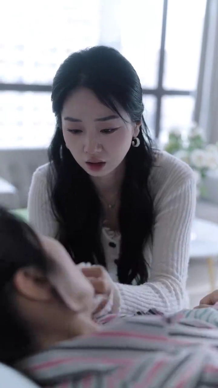 禁断の秘密を暴け写真