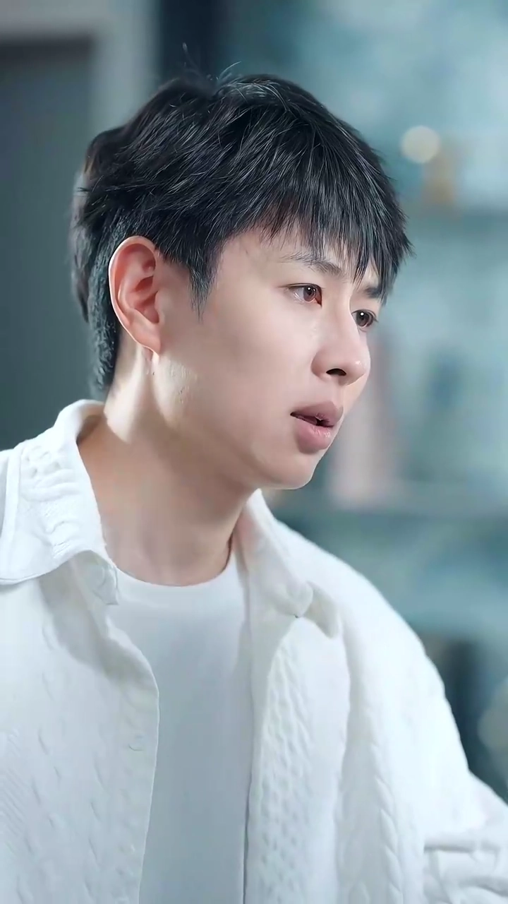 รักผิดคนดั่งวาฬเกยเต้นรูปภาพ