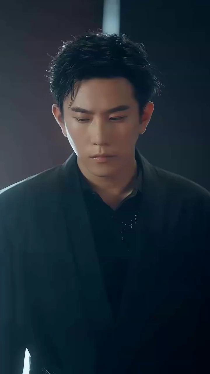 ร่วงหล่นลงสู่โลกของเธอรูปภาพ