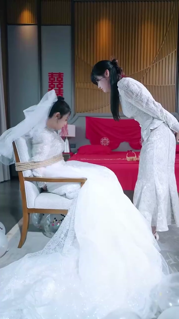 逃げる花嫁と運命の新郎写真