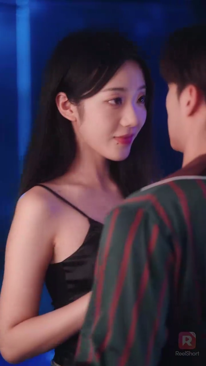 裏切り者を打ち砕き 家族を支配する女王写真