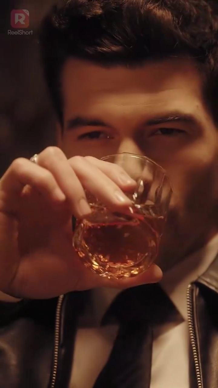 危険な上司に溺れて写真