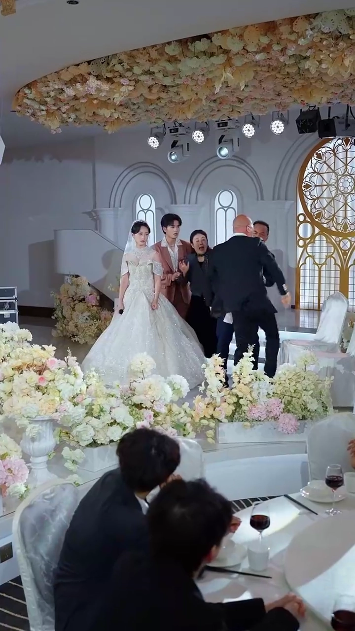 彼女を変えた 250 元の夜写真