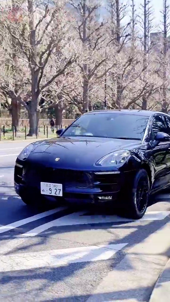 いじめられっ子は社長夫人？写真