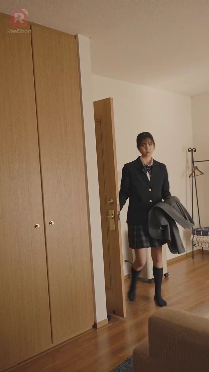 侵略者は家族のふりをする写真