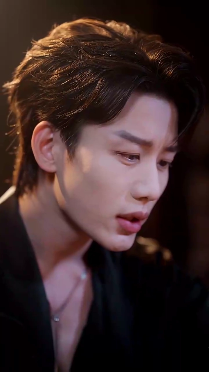 偽りの狂人と守る王子写真