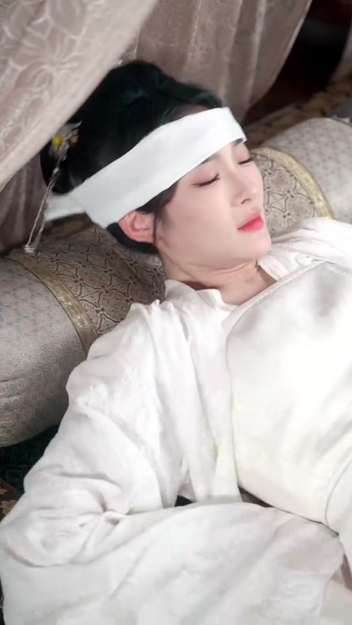 戦場の嘘と帝の想い写真