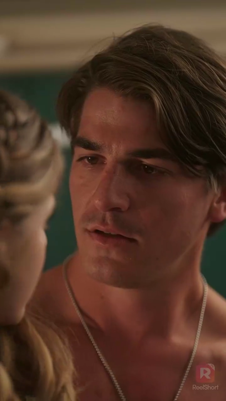 一匹狼のアルファに求められて写真