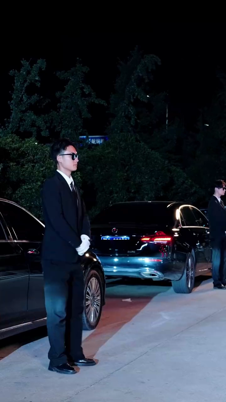 七年の愛、ゴミにされて写真