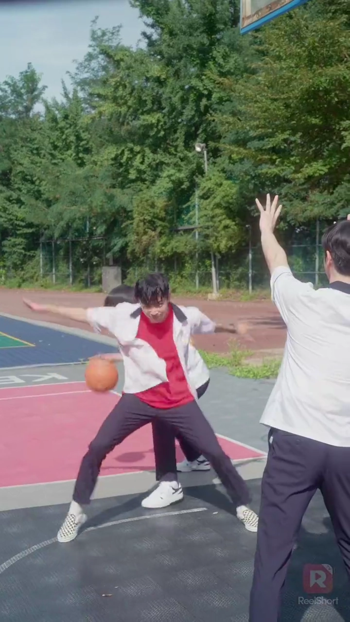 女ボス、男子校へ行く写真