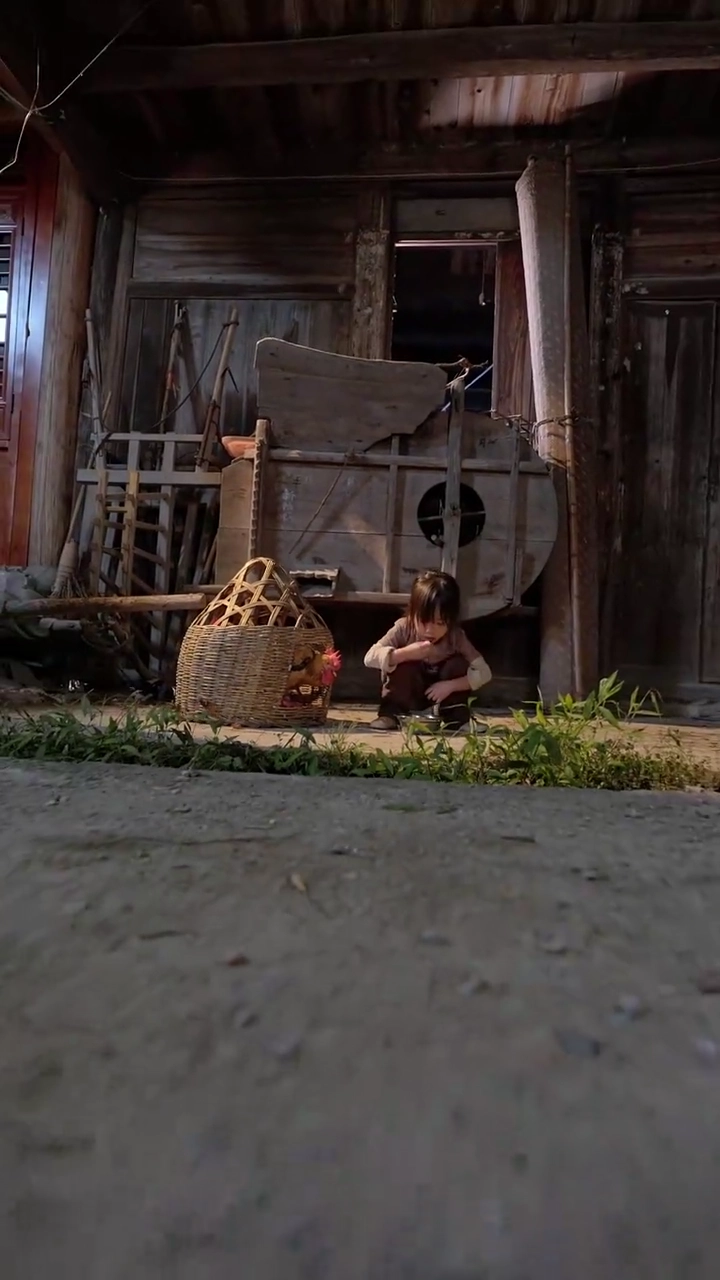 お父さん、私が家を破壊する者を追い出すよ写真