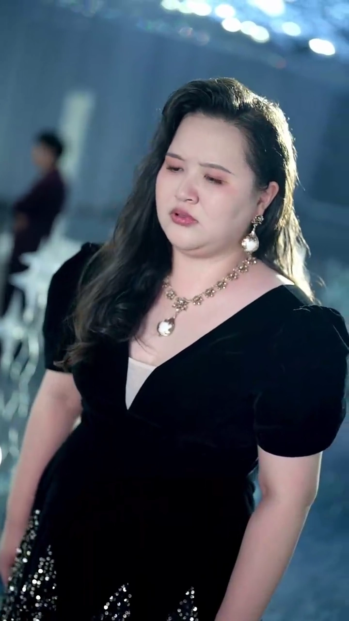 女帝 虐げられる妻に写真