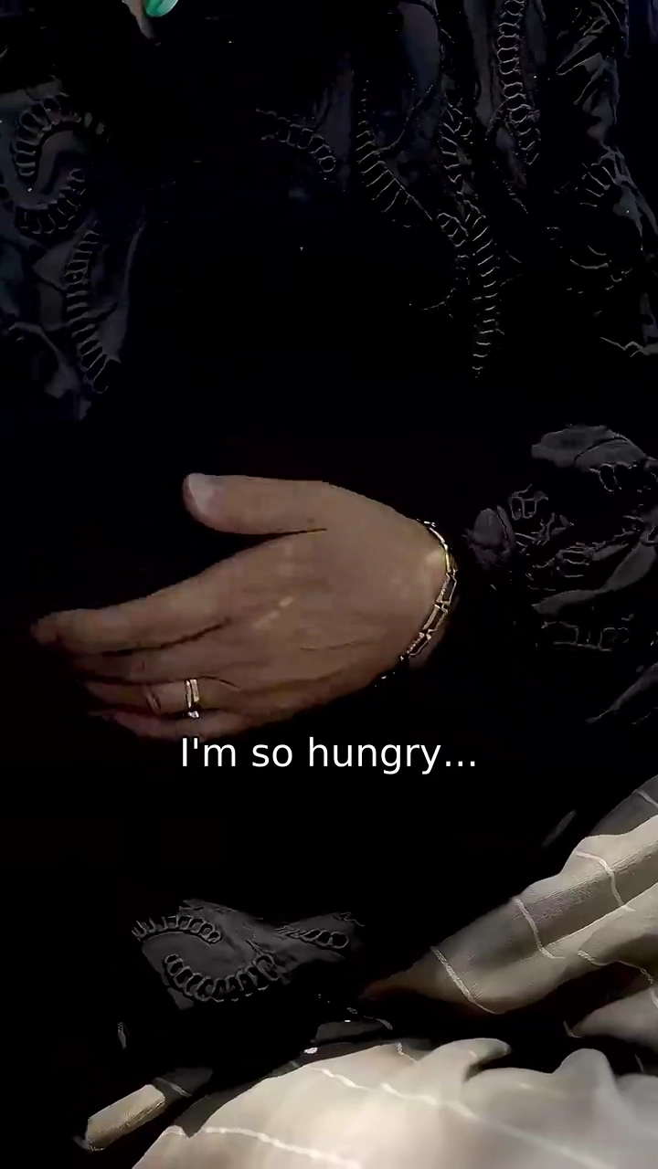 The CEO's Unknown FiancéePhoto