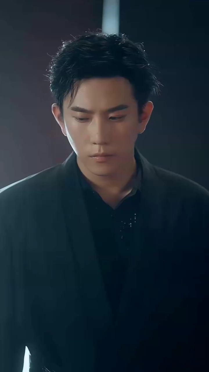 Falling Into A World Of Love And RegretPhoto