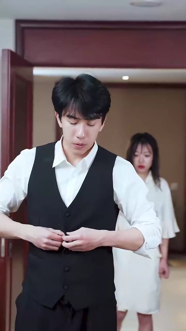 Irresistible to His Sweet WifePhoto