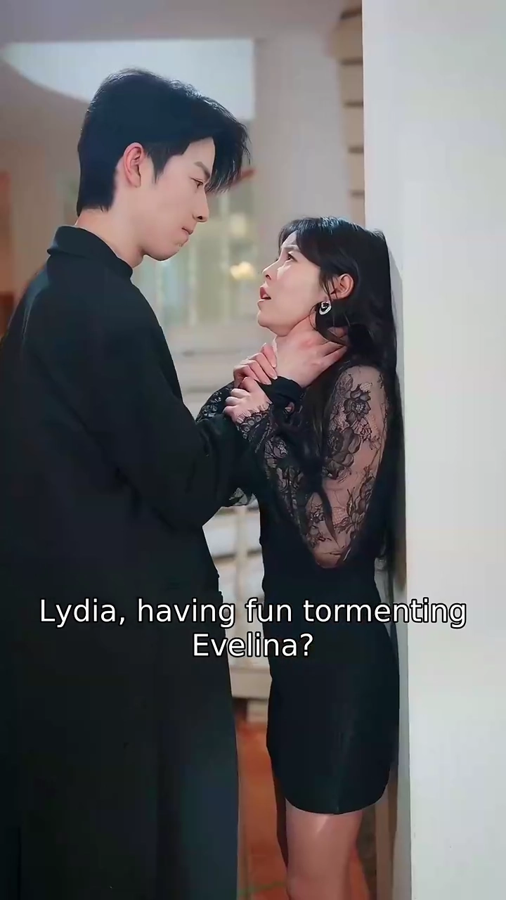 Surviving The Villainess RolePhoto