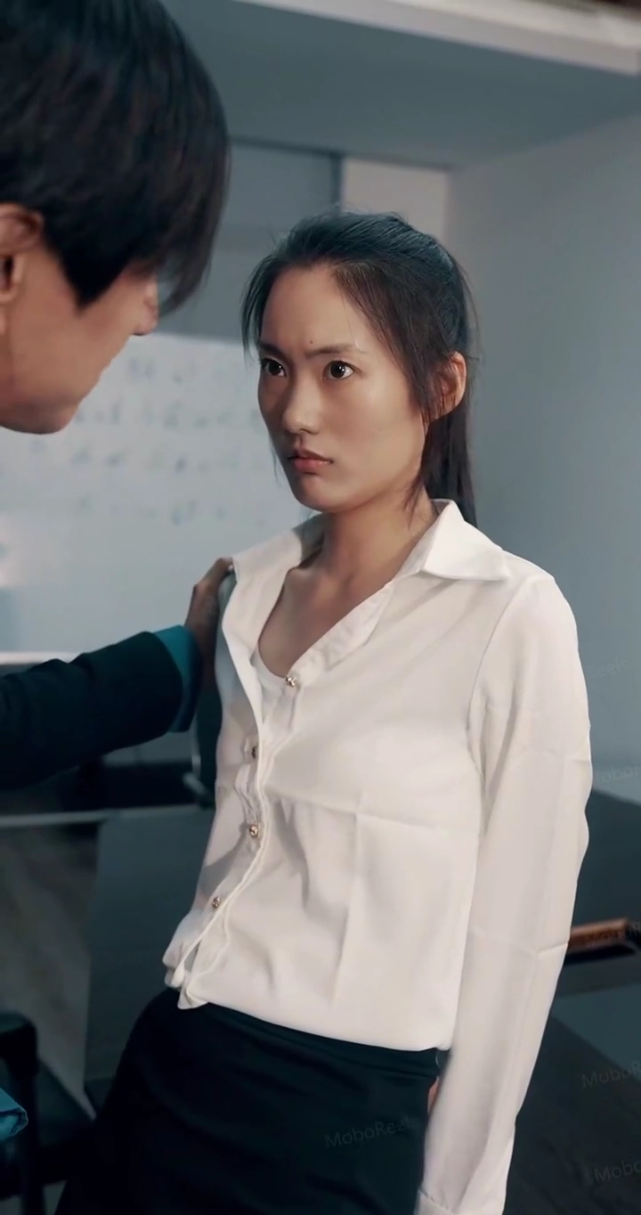 Pursuing My Wife Isn't EasyPhoto