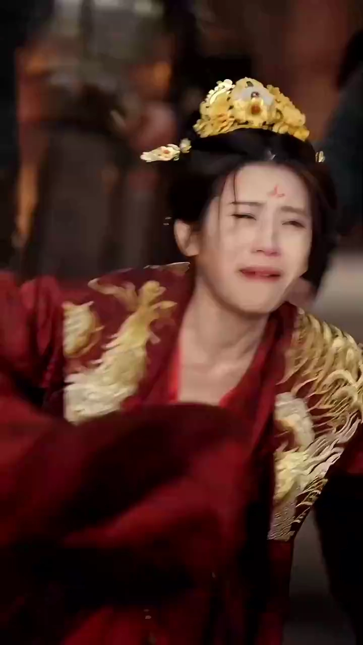 I Chose His Brother to Topple His ThronePhoto