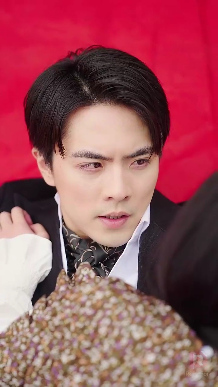 社長、新人インターン生は奥様？写真